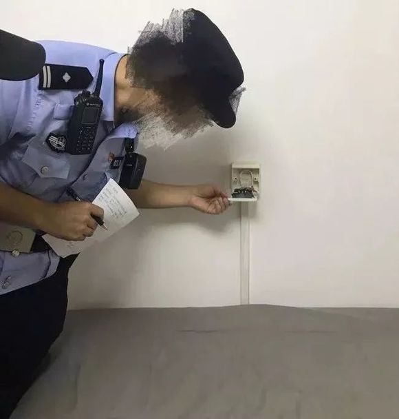 如何查房间内是否有针孔摄像头,屋内有针孔摄像头怎么查