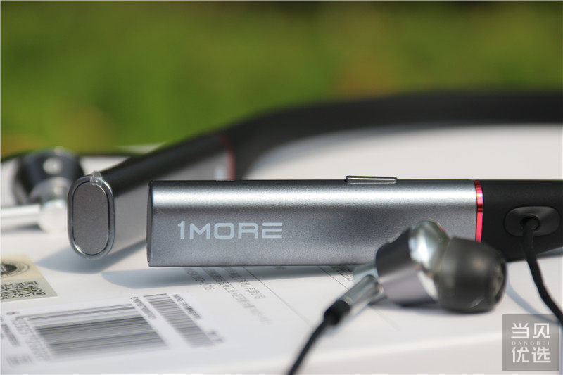 1more蓝牙无线耳机使用方法,1more无线蓝牙耳机使用方法