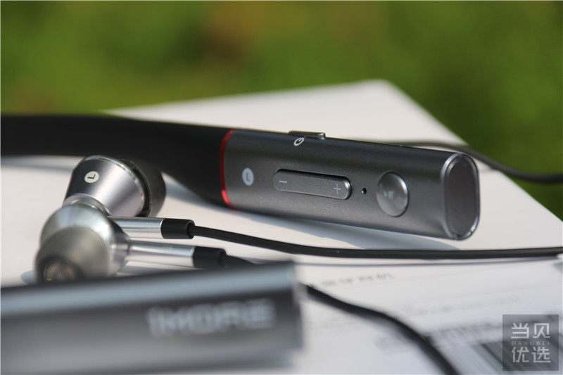 1more蓝牙无线耳机使用方法,1more无线蓝牙耳机使用方法