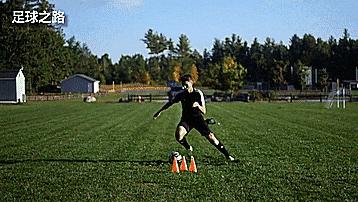足球技巧教学分解动作,足球身体假动作