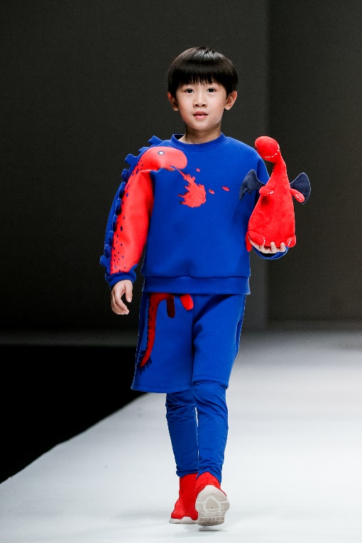 巴拉巴拉迪士尼t恤唐老鸭,巴拉巴拉唐老鸭羽绒服深蓝