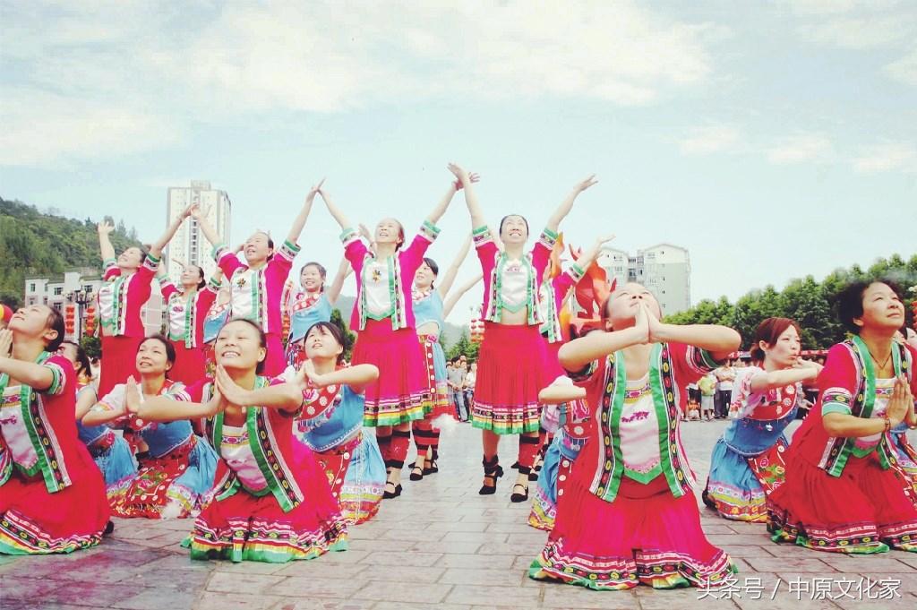 湘西民族特点古老风俗舞蹈摆手舞,我国少数民族民间经典舞蹈有哪些