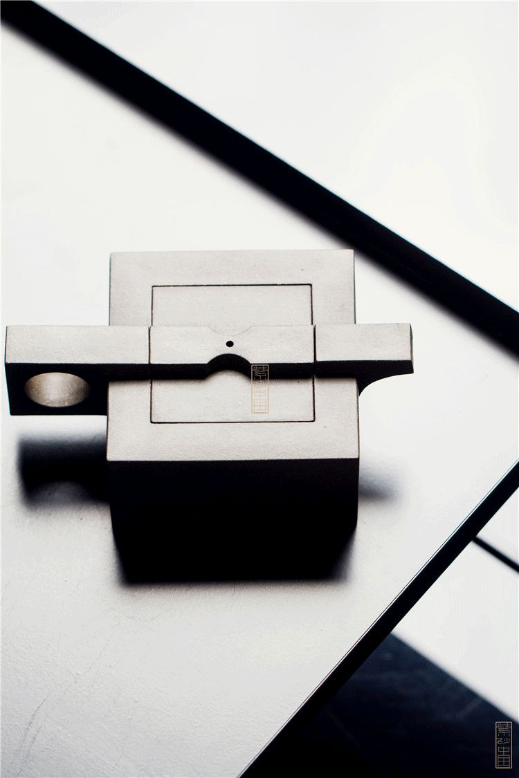 观｜《衡》施小马