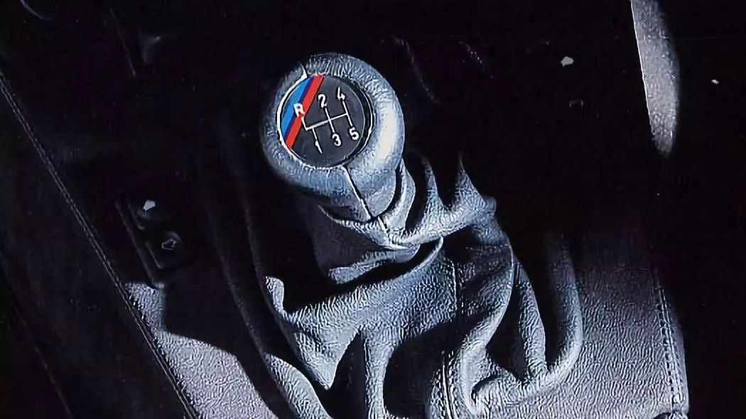 宝马m3历代车型发展回忆,宝马m32022款