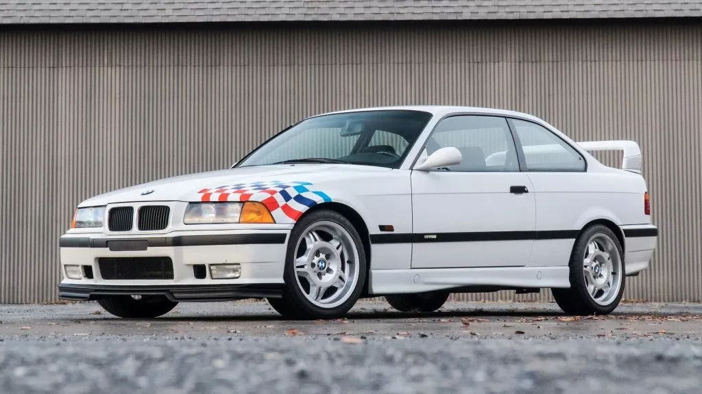 宝马m3历代车型发展回忆,宝马m32022款