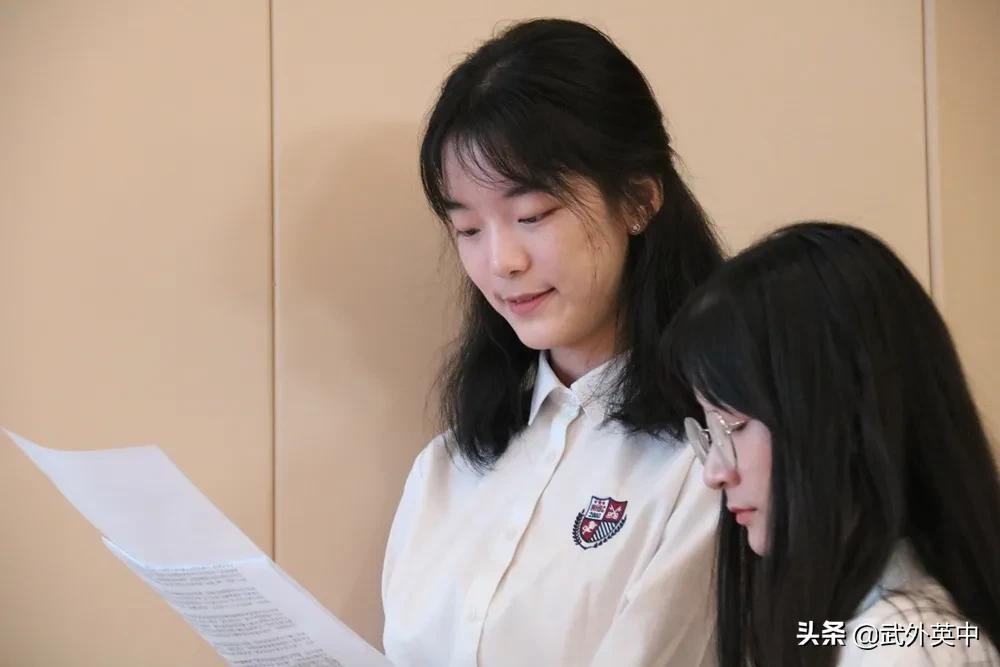 嘉年华前的“未雨绸缪”——记英中高中部社团联宣讲会顺利举行