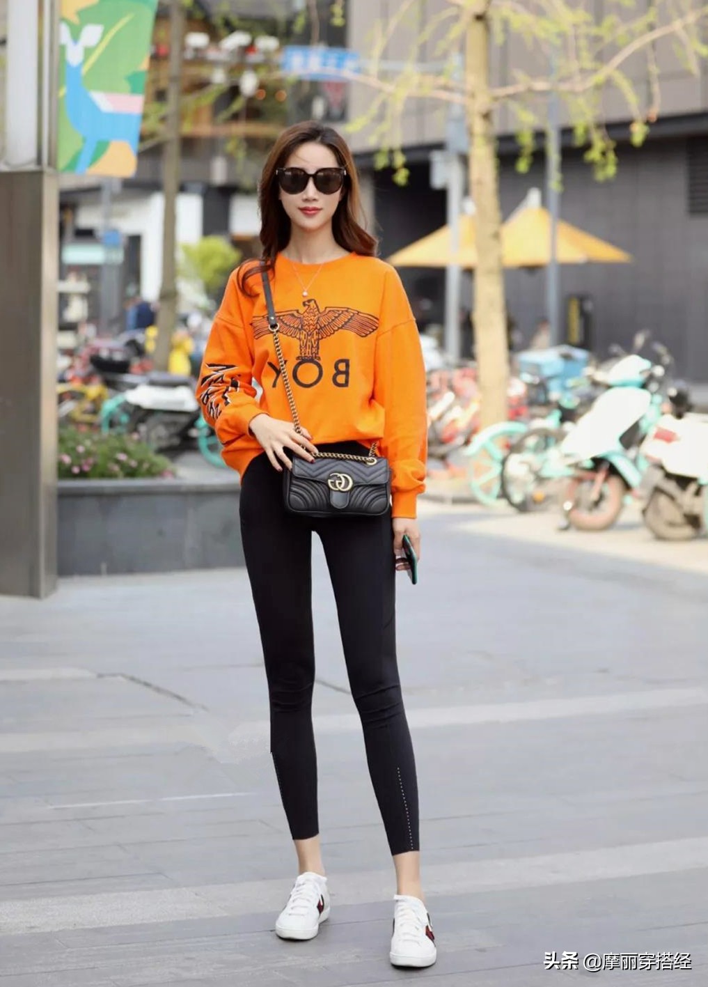 小白鞋不够靓？这4款裤子来加盟，打造“最强”的时尚阵容