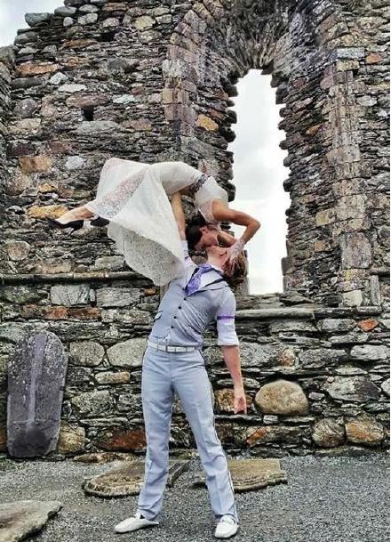 火爆抖音自拍婚纱照,婚纱照个人怎么自拍好看