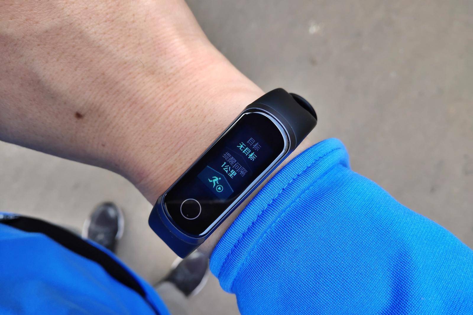 光荣手环5i硅胶圈,光荣手环5腕带怎么下