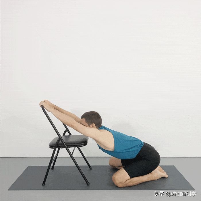 瑜伽肩颈理疗私教,肩颈酸疼修复瑜伽私教手法