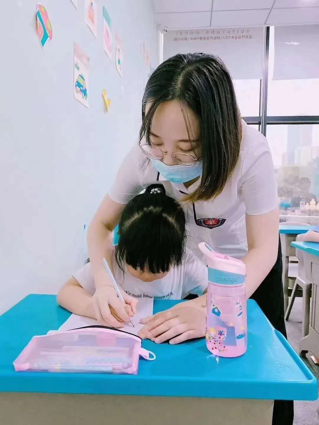 孩子写字笔顺爱错怎么回事,孩子写字经常多一笔少一笔怎么办