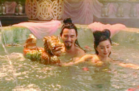 红楼最强文化舌战：杨贵妃的梗，到底戳痛了谁？