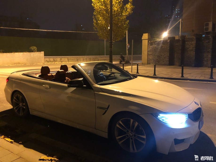 三十多万的428敞篷，当你打开敞篷的那刻，你拥有着她和蓝天