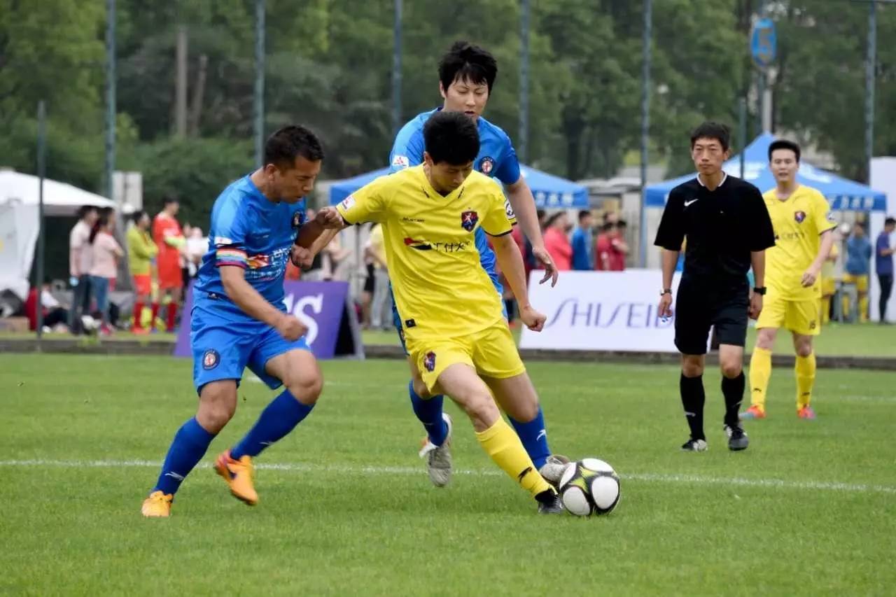 如果你踢边路没灵感,体力不够可以踢边后卫吗