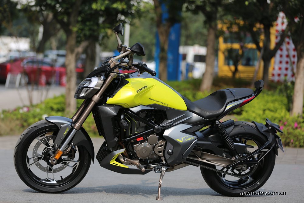 升仕310V试驾/多图：舒适好骑的运动太子车，标配ABS，全LED灯具