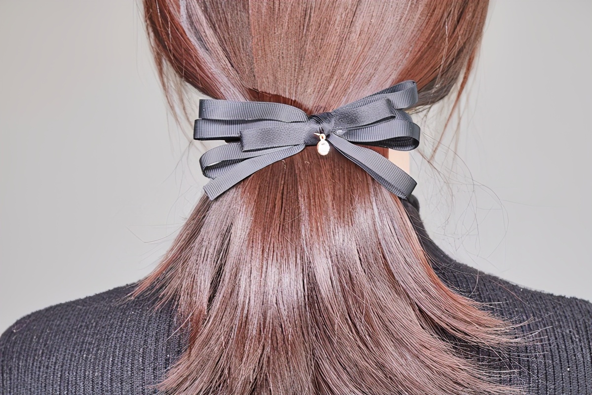 脖子和头皮上长疙瘩发痒怎么回事,老人头皮发痒起小疙瘩是什么原因