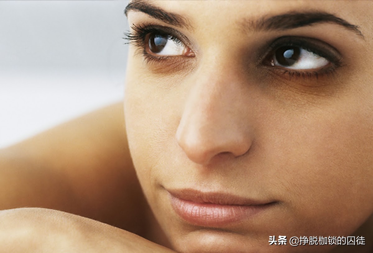 女孩黑眼圈重什么原因导致的,黑眼圈是什么原因导致的啊