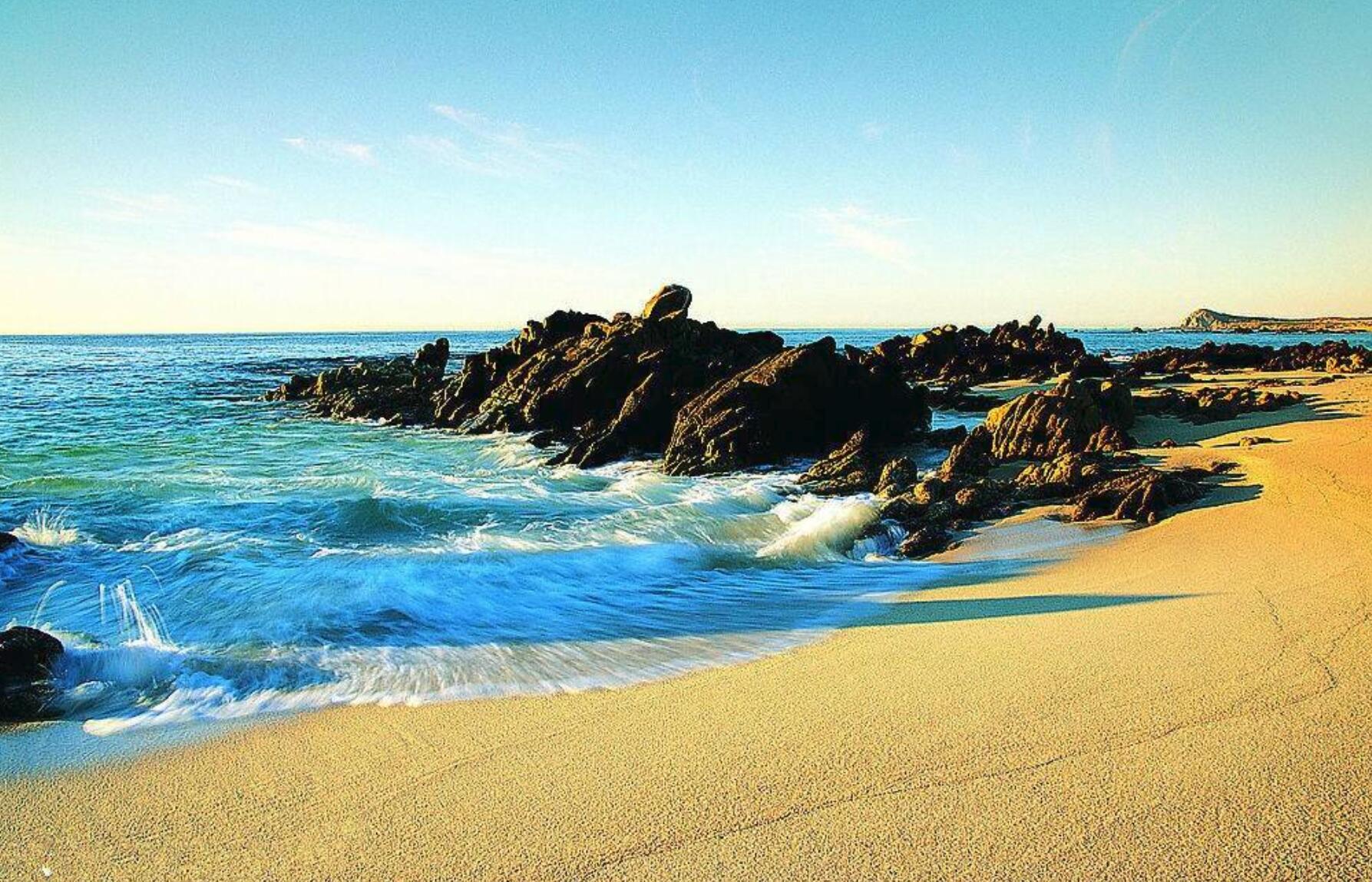 我国最大沙滩金沙滩，啤酒爱好者的聚集地，让人向往的海边城市