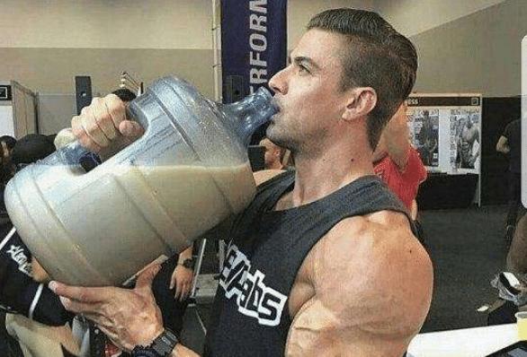 健身吃的蛋粉对人有害吗,健身蛋白粉的正确使用方法