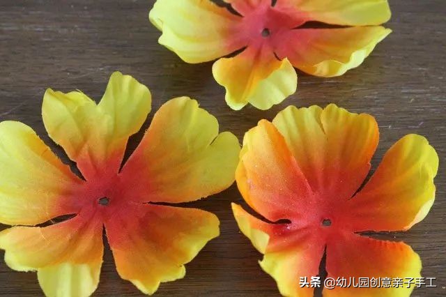 松果手工火鸡教程,感恩节小火鸡手工