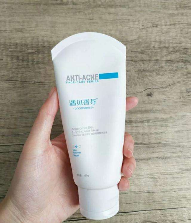 下巴反复长闭口粉刺怎么饮食,下巴反复长痘闭口粉刺用什么药膏