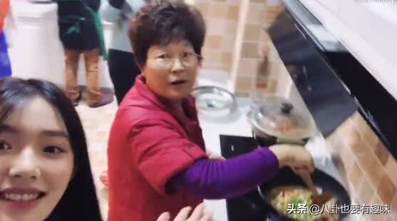 林允回老家全部视频,林允回上海家视频