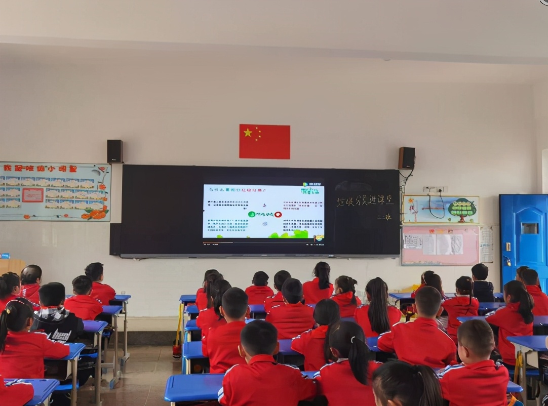 垃圾分类进校园寓教于乐倡环保,郑州市垃圾分类教育