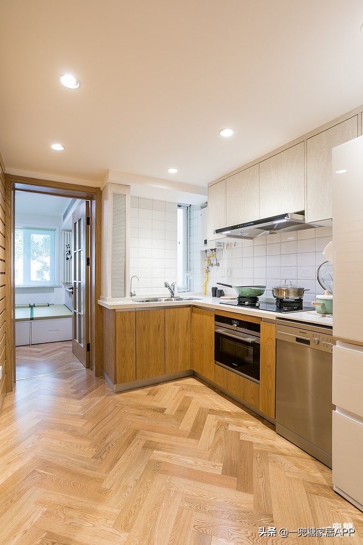 高档二手房翻新设计费用,二手房花了20万装修