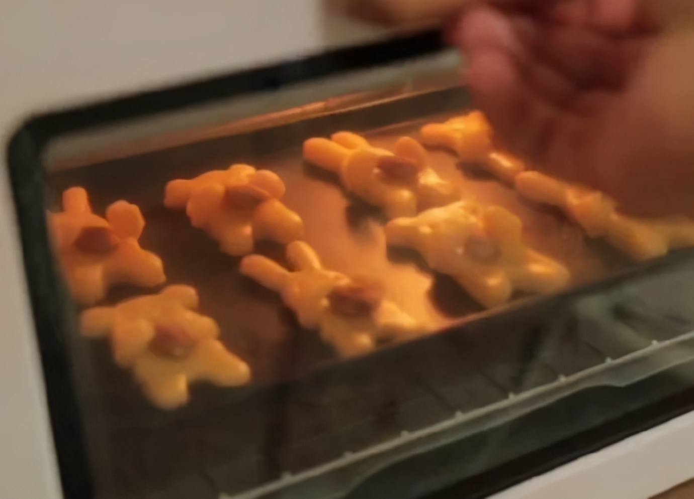 广东朋友发的，心酸中带着一丝好笑|冷段子1823