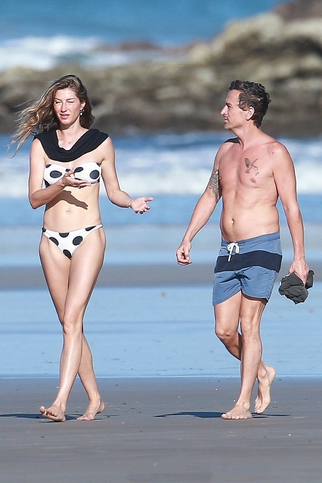 吉赛尔邦辰巅峰期走秀,吉赛尔邦辰走秀泳衣