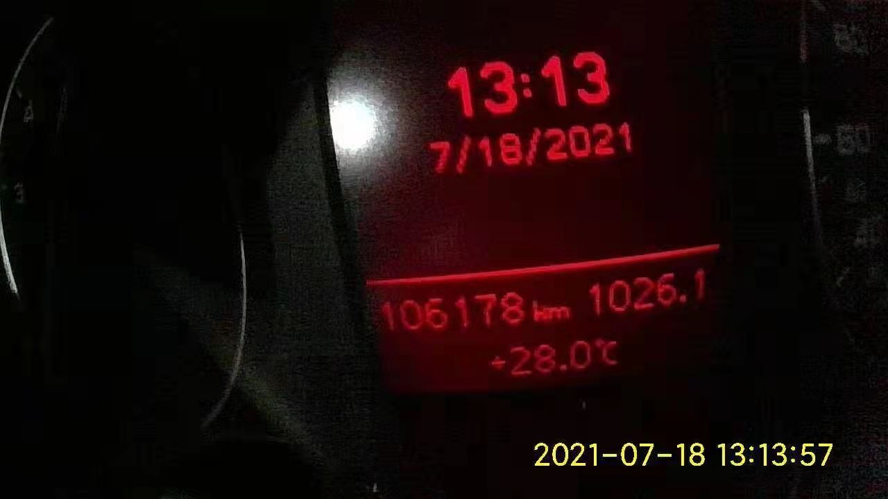 奥迪a6l怠速低车身抖动什么原因,奥迪a4l怠速间歇性抖动正常吗