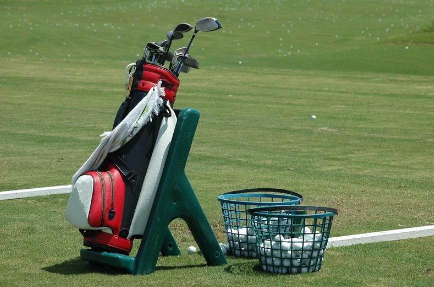 当高尔夫球童有前途吗,高尔夫当球童有什么要求