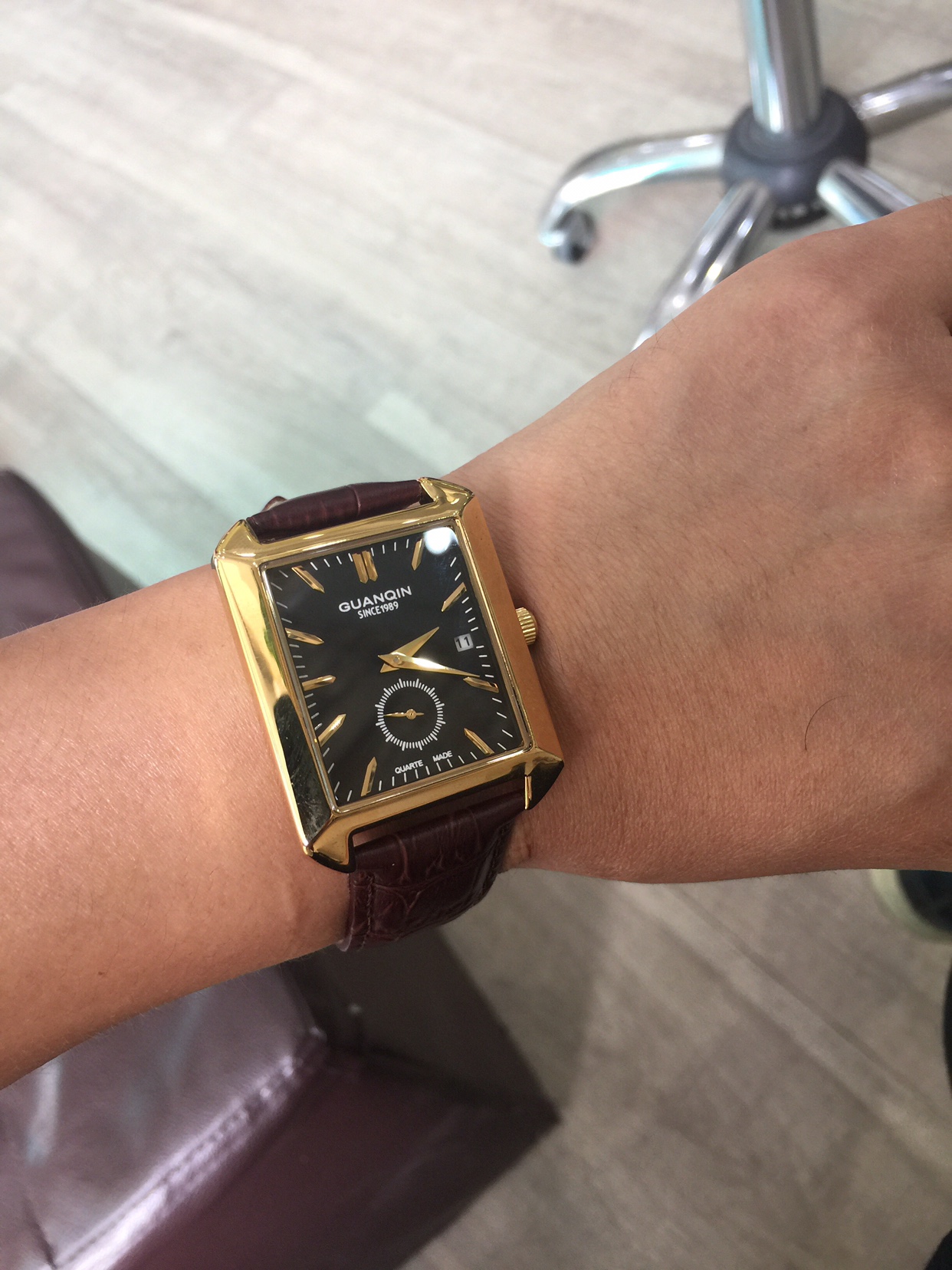 品牌手表引领腕表运动新风潮,回忆各大品牌新款方形手表