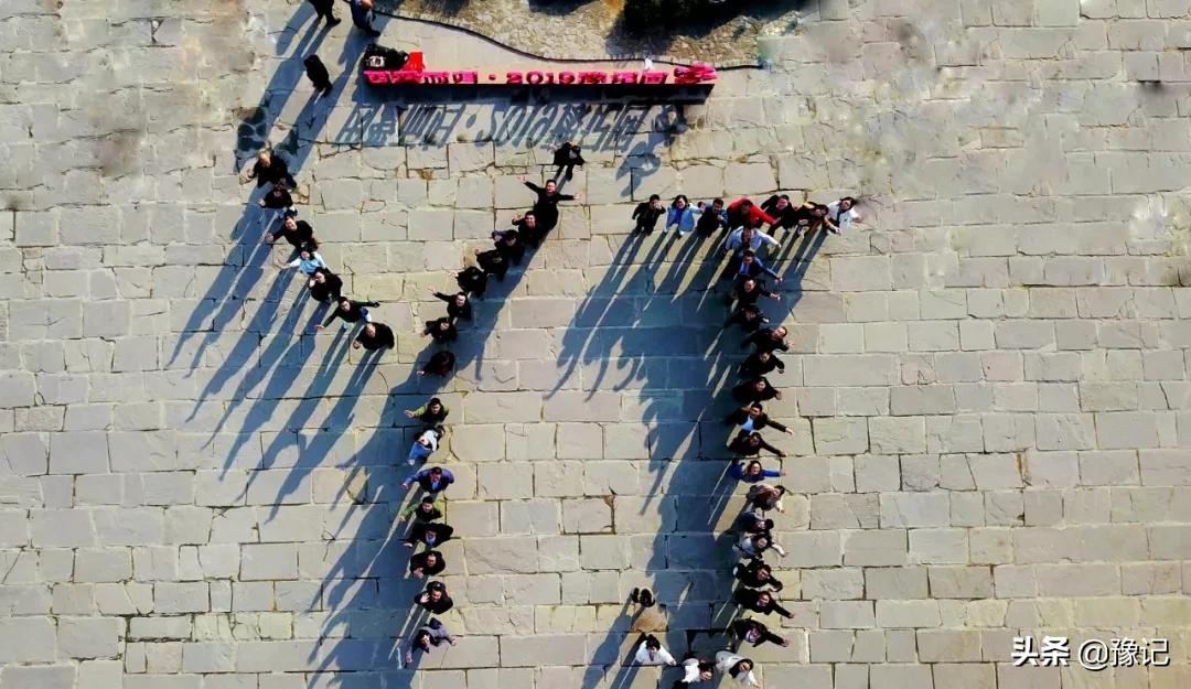 在外河南记者齐聚建业足球小镇，豫记好物正式启动