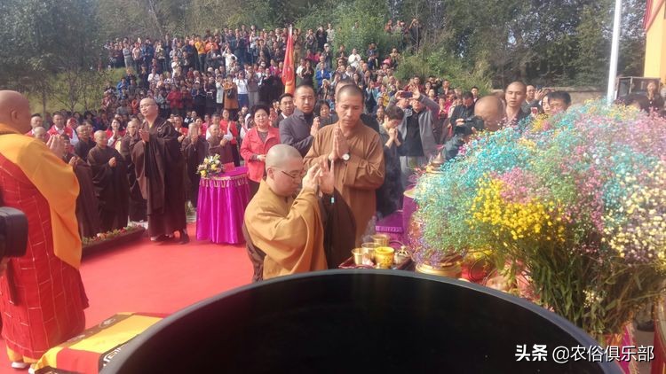 农村白事出殡有哪些讲究,出殡扎纸开光是什么意思