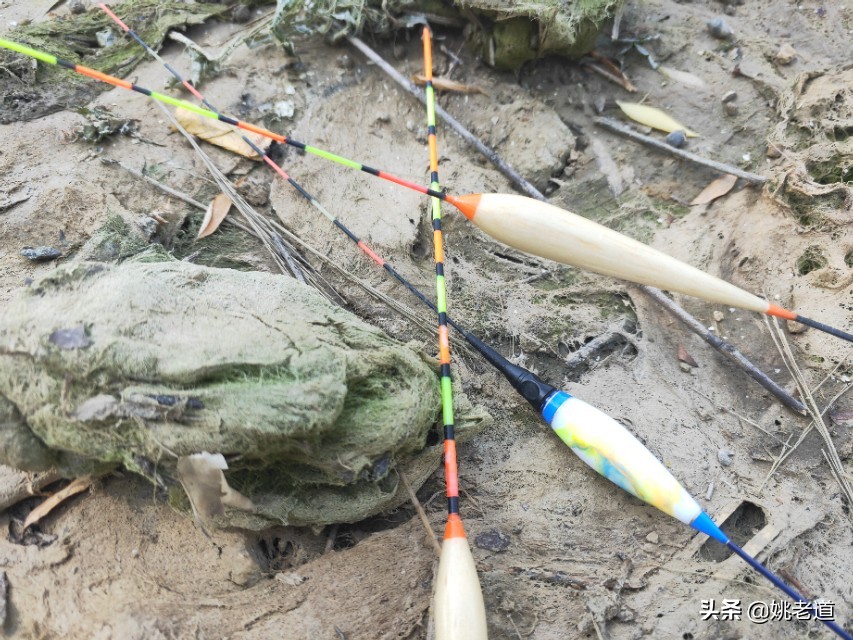 单钩通线野钓钓鱼钩要悬空吗,野钓时子线双钩缠绕小编给你支招