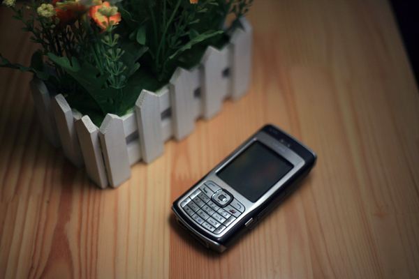 当年的机皇诺基亚n81,当年的诺基亚机皇还会卷土重来吗