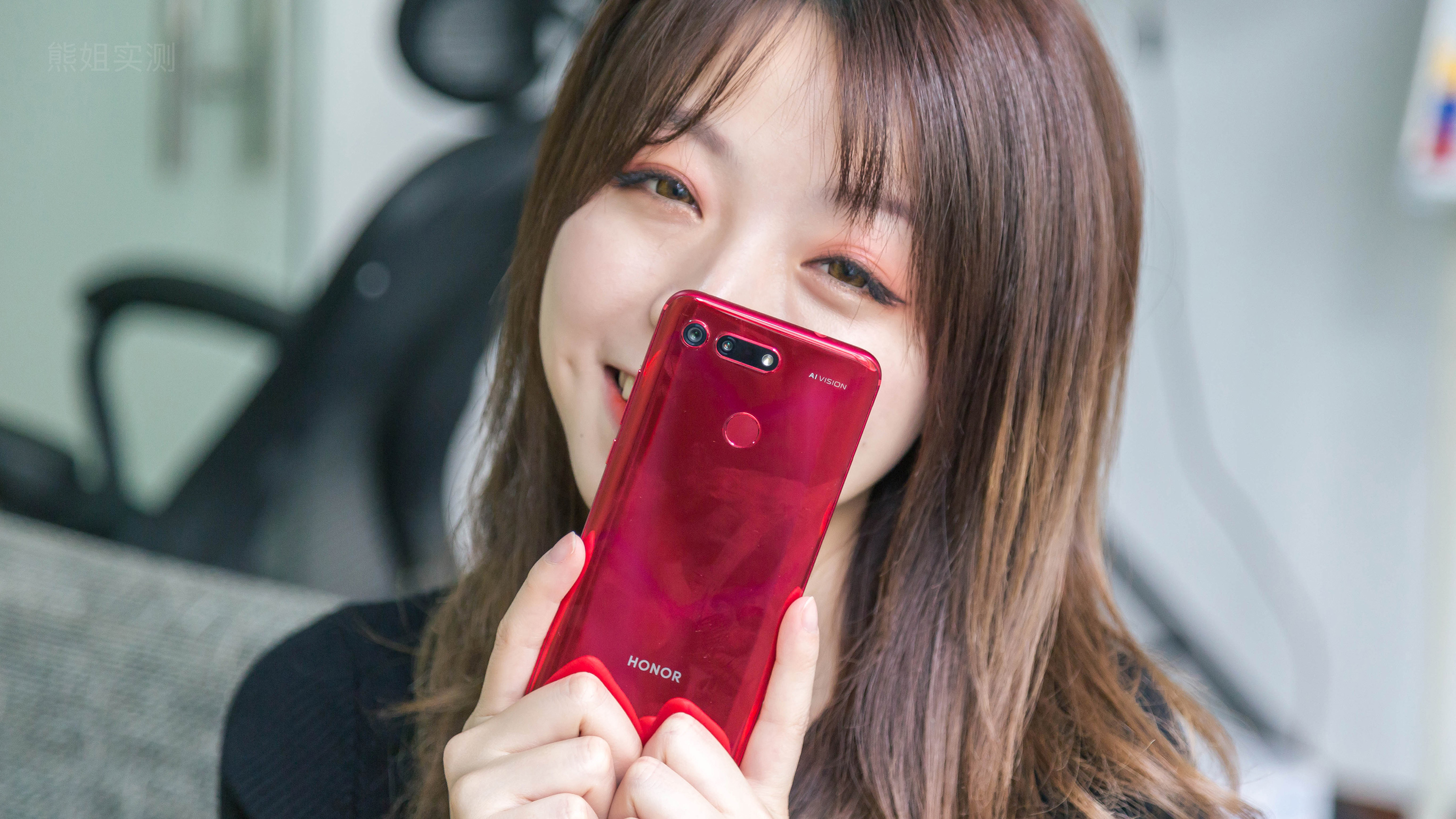 光荣v20和三星s10屏幕哪个好,光荣v20与三星s10哪个好