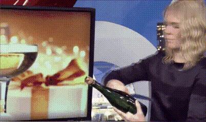 东方台主持人集体翻车现场视频,主持人电视直播新闻翻车名场面