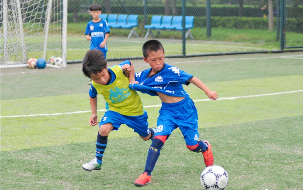 足球倒钩射门训练教学,青训射门训练贴近实战