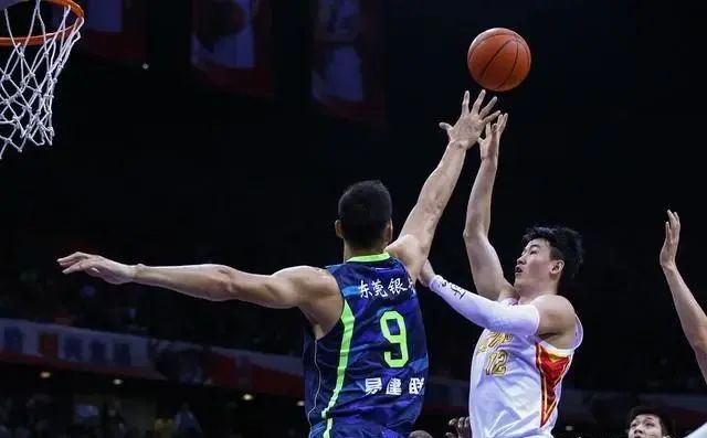 球场中的规则,打半场篮球新手必懂球场规则