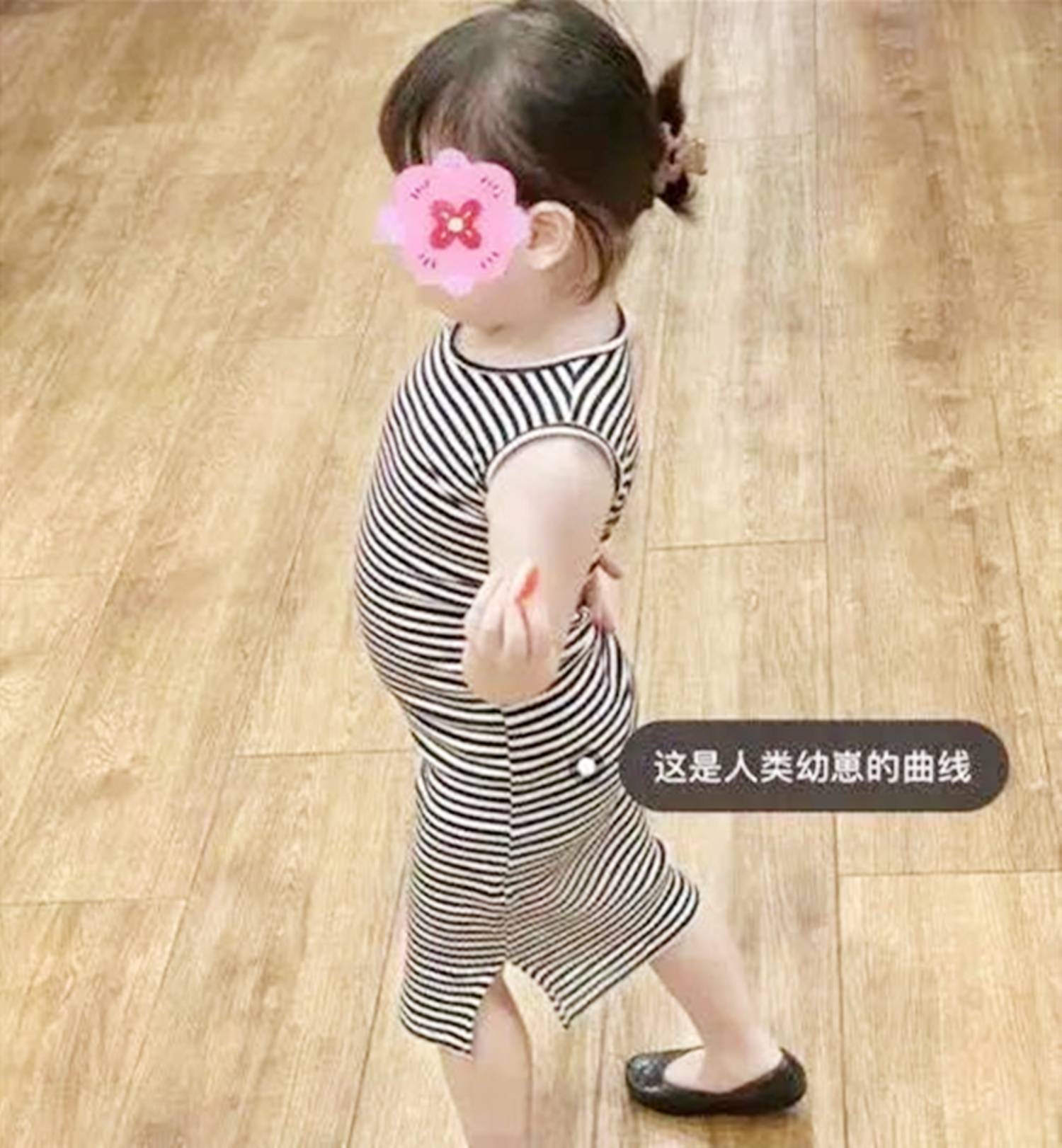 4岁儿童穿高跟鞋,小孩穿高跟鞋打扮