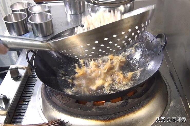 油炸小河虾有面坨的怎么炸得酥脆,炸河虾的正确打开方式