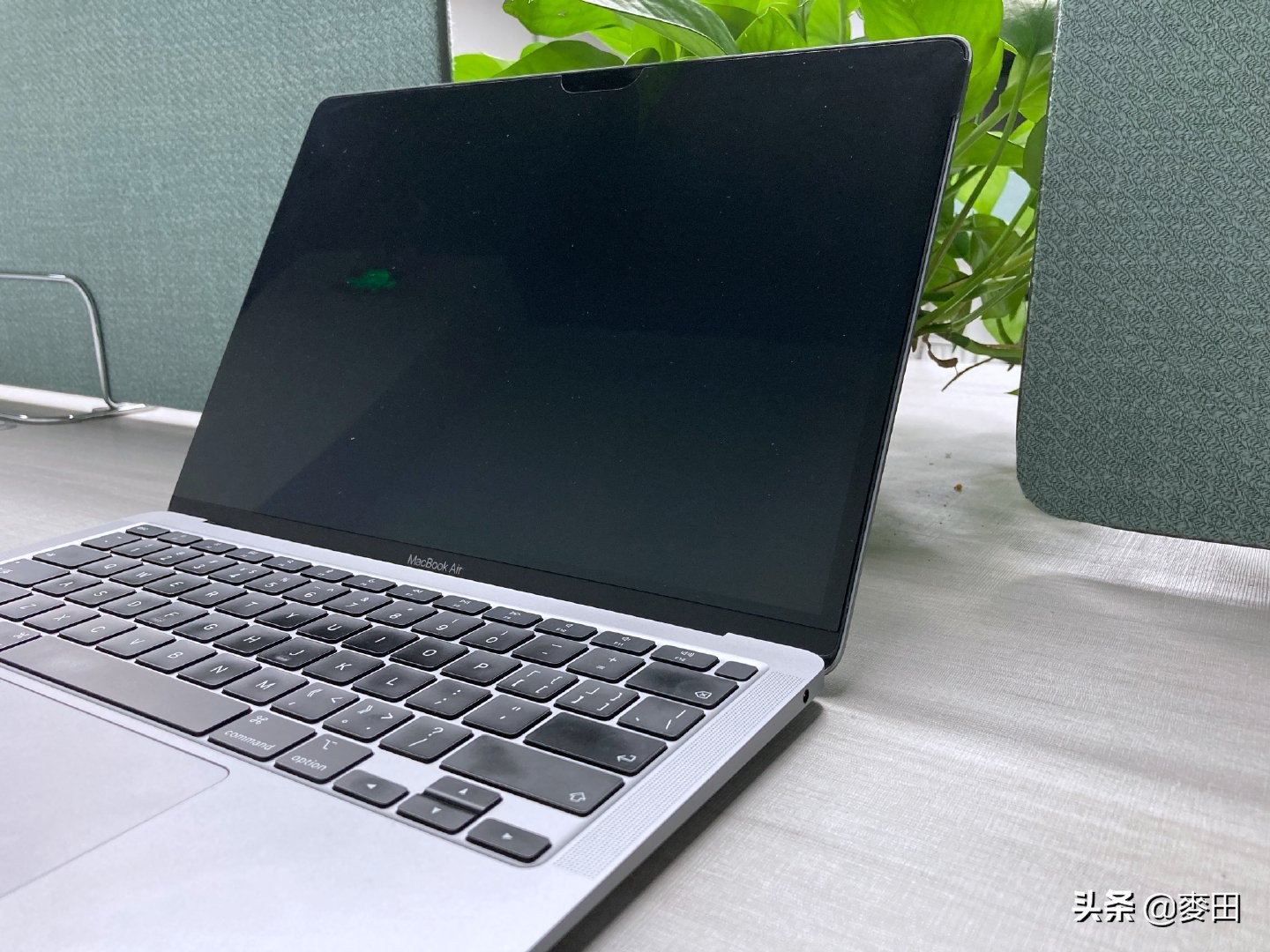 现在买macbookM1芯片合适吗,现在买macbookairm1的电池