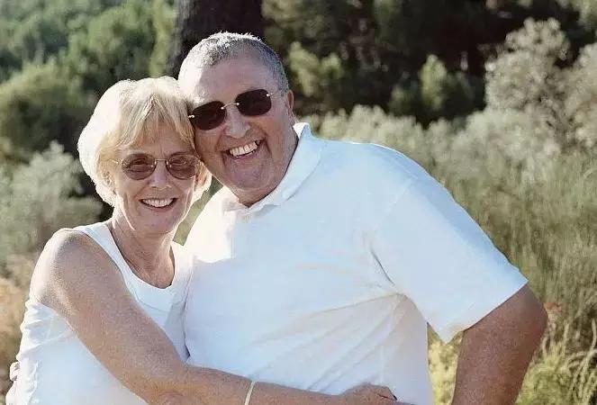 女子深夜出血检查出宫颈癌,28岁女子查出宫颈癌的4个征兆