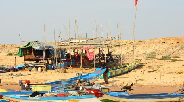 “难民天堂”：1975年到2000年，25万越南难民涌入香港