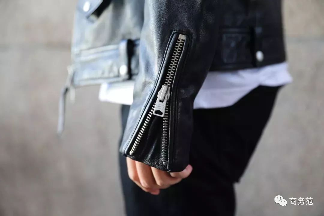 姊呮牴鍐绌挎惌,姊呮牴绂忓厠鏂悓娆剧毊澶瑰厠