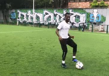 十大足球技巧过人动作,30秒掌握10种足球基本功