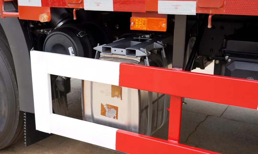 中卡6x2货车7米8,解放j6l领航版载货车