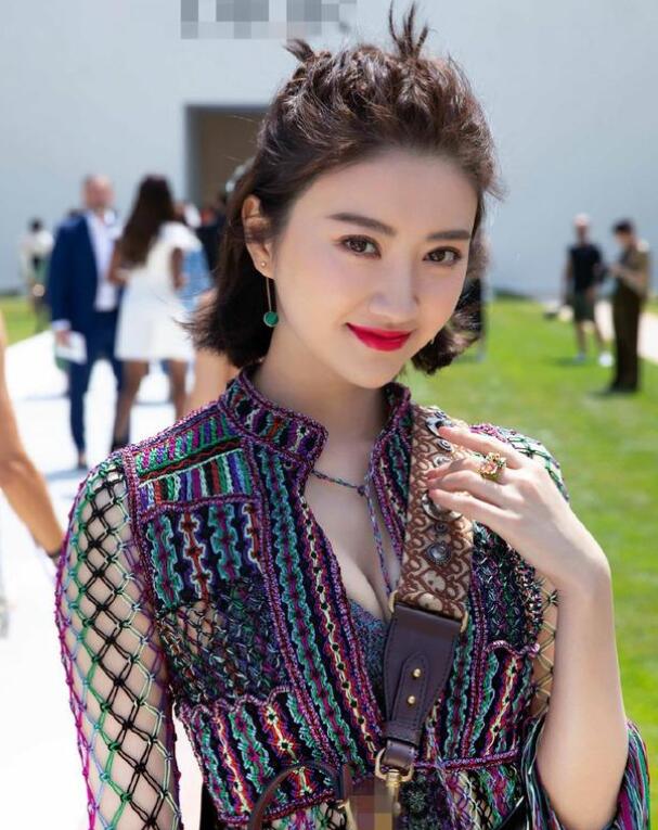 秦岚法令纹真实照片,秦岚讲有皱纹也很正常